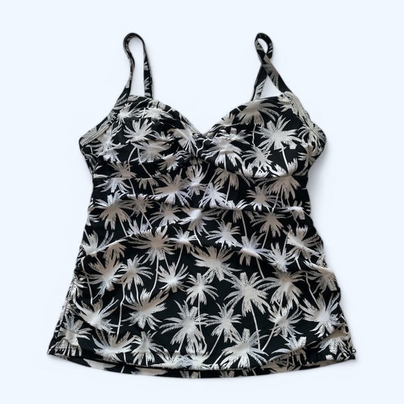 croft & barrow Other - Plus Size Women's Black and White Palm Print Tankini Top
